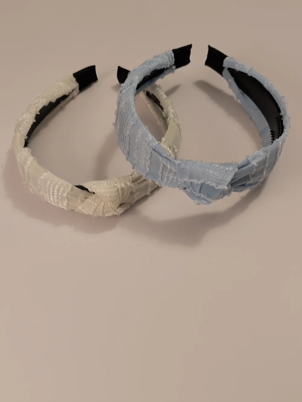 None knotted fabric